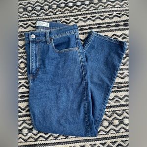 Abercrombie Ultra High Rise Ankle Straight Jean